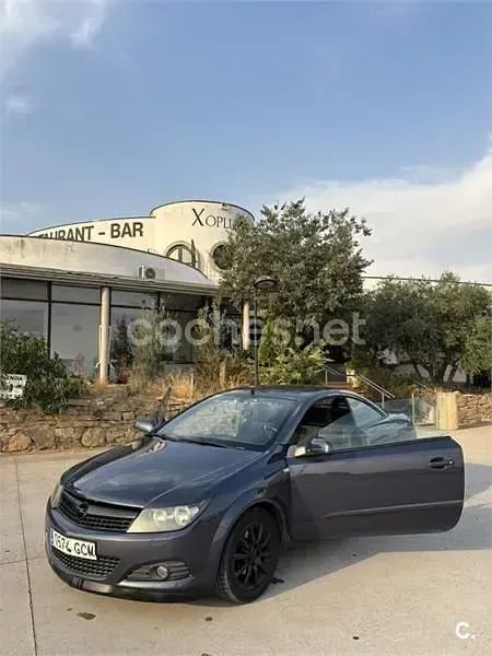 Usado Opel Astra Cosmo 150 CV (110 kW) 2008 Azul Descapotable