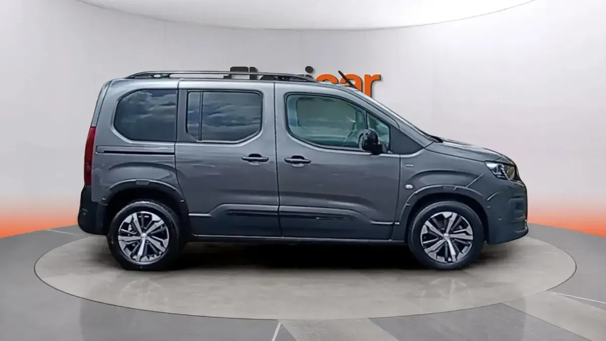 Usado Peugeot Rifter GT 131 CV (96 kW) 2023 Gris Monovolumen