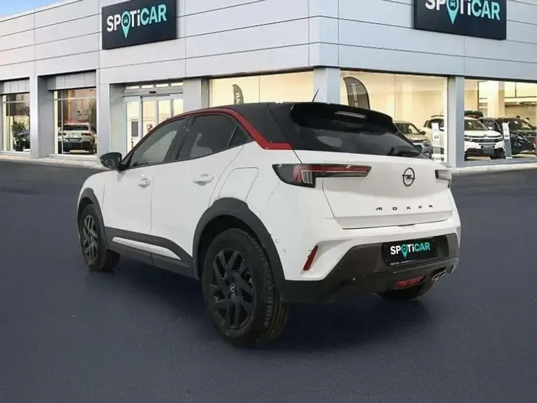 Usado Opel Mokka GS Line 131 CV (96 kW) 2022 Blanco SUV