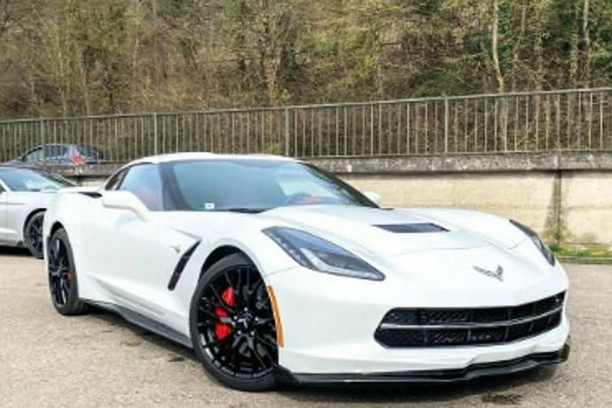 Usado Chevrolet Corvette Stingray 466 CV (342 kW) 2019 Blanco metalizado Utilitario