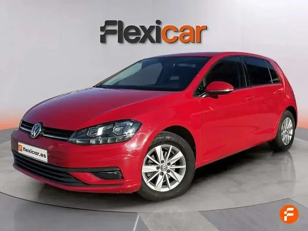 Usado VW Golf VII Advance 116 CV (85 kW) 2020 Rojo Utilitario