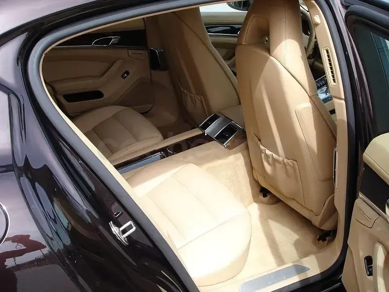 Usado Porsche Panamera Platinum Edition 250 CV (183 kW) 2012 Marrón Utilitario