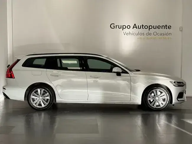 Usado Volvo V60 Momentum 197 HP (144 kW) 2021 Branco Carrinha