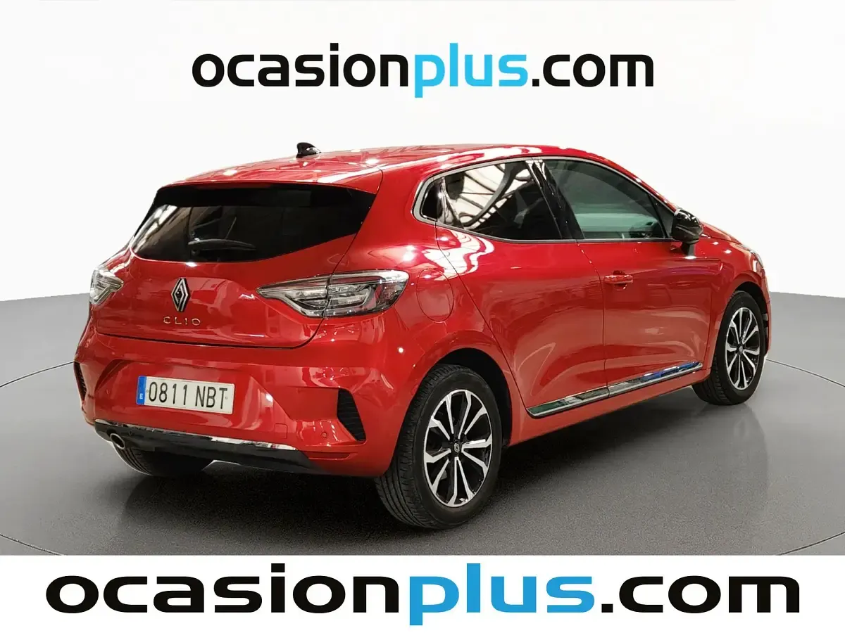 Usado Renault Clio Techno 101 CV (74 kW) 2025 Rojo Utilitario
