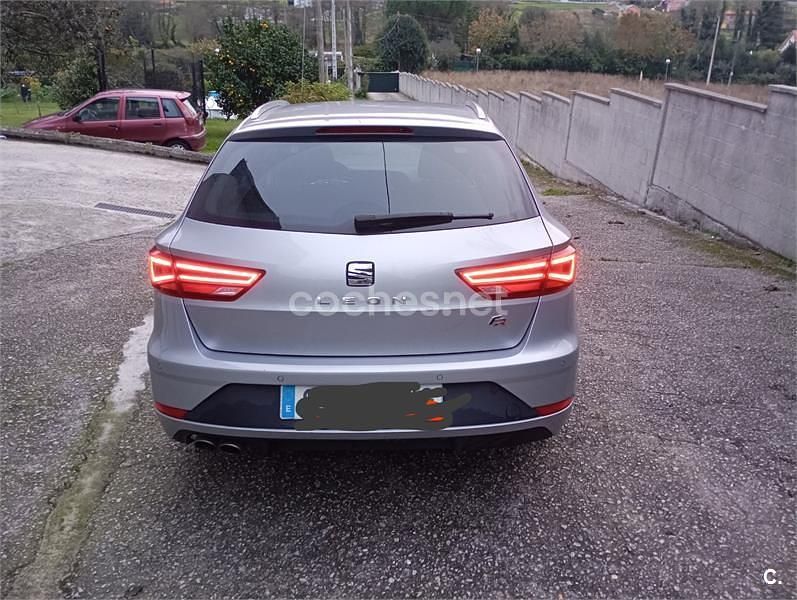 Usado Seat Leon ST FR 150 CV (110 kW) 2018 Gris / plata Familiar