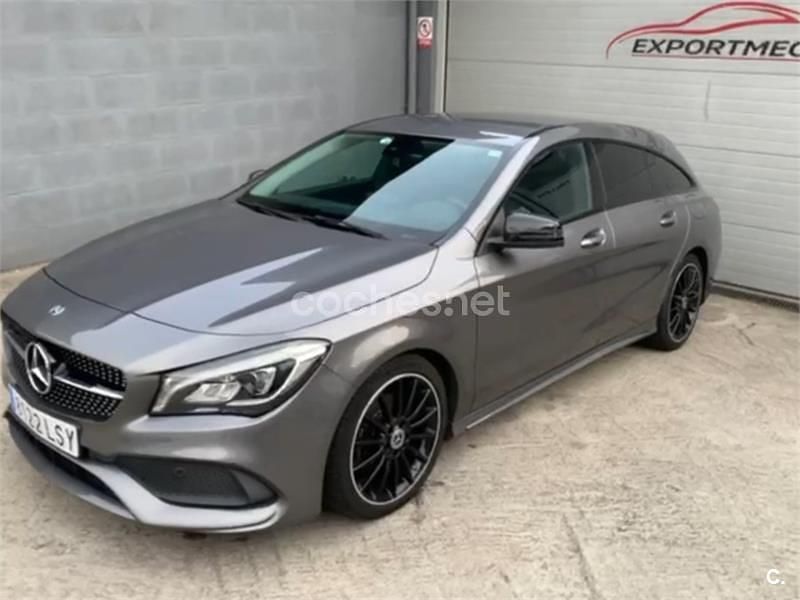 Usado Mercedes CLA200 Shooting Brake AMG line 136 CV (100 kW) 2017 Gris / plata Familiar