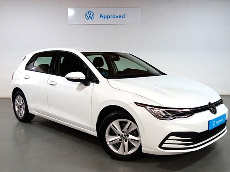 Blanco Usado 2021 VW Golf VIII Life Berlina | 19.400 € (Un poco caro) - Imagen 1/4