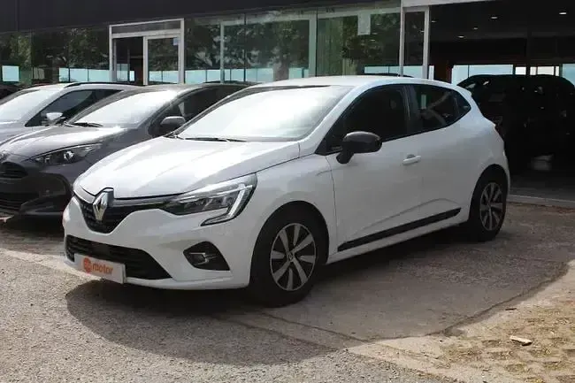 Używany Renault Clio V Intens 101 KM (74 kW) 2023 Biały Sedan/Limuzyna