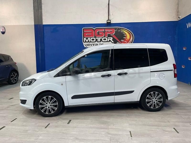 Blanco Usado 2017 Ford Tourneo Courier Ambiente Monovolumen | 8999 € (Super precio) - Imagen 1/4