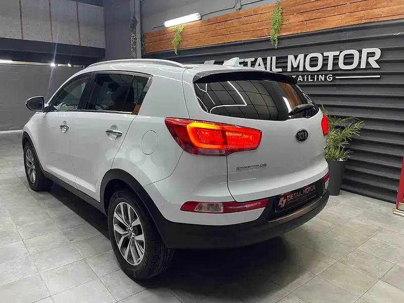 Usado Kia Sportage 115 CV (84 kW) 2015 Blanco SUV