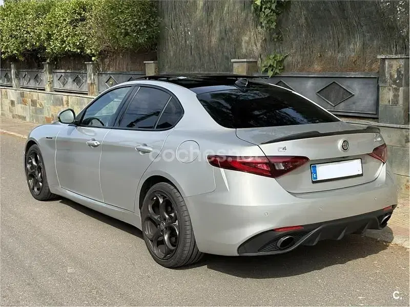 Usado Alfa Romeo Giulia Veloce 280 CV (205 kW) 2018 Gris / plata Berlina