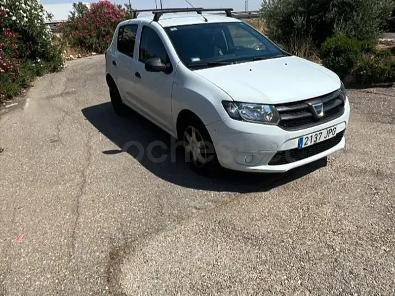 Usado Dacia Sandero Lauréate 75 CV (55 kW) 2016 Blanco Berlina