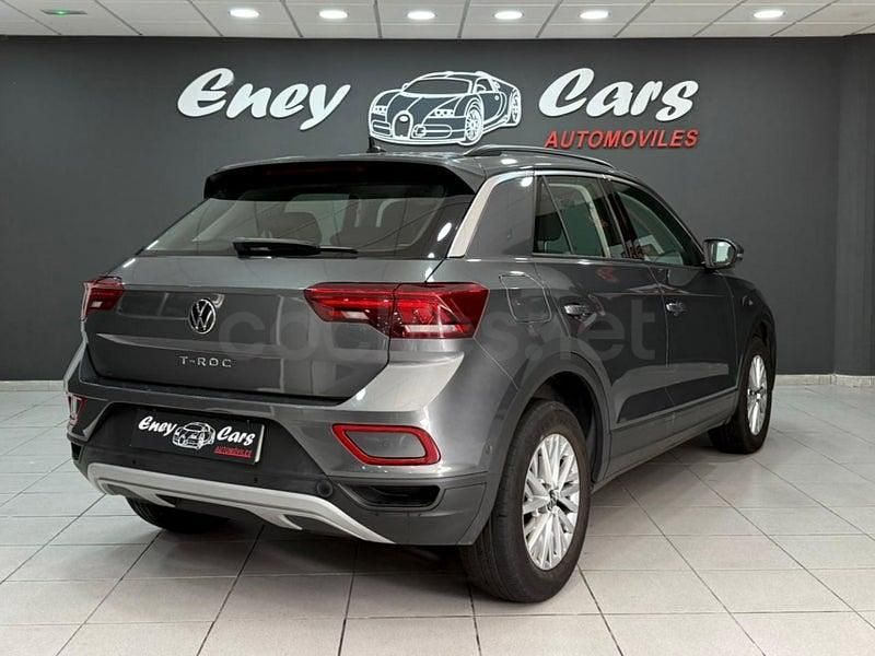 Usado VW T-Roc 110 CV (80 kW) 2023 Gris / plata SUV