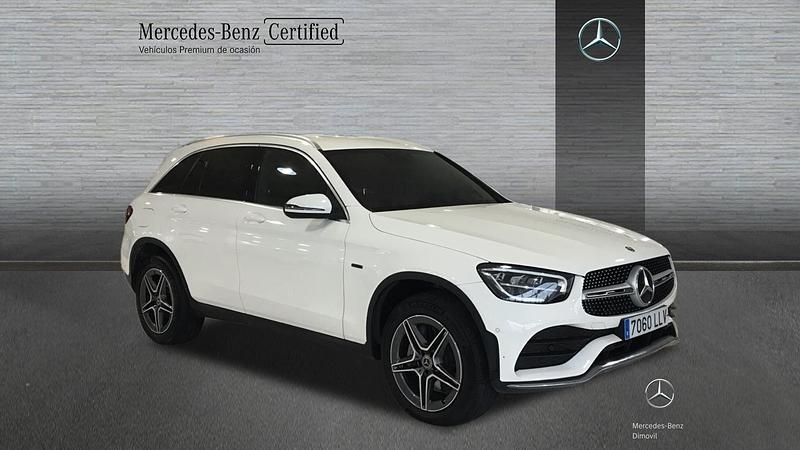 Usado Mercedes GLC300e AMG line 306 CV (225 kW) 2020 Blanco polar SUV