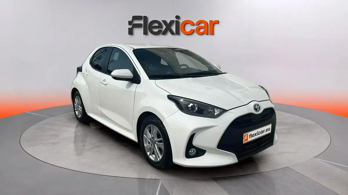 Usado Toyota Yaris Hybrid Business Edition 116 CV (85 kW) 2022 Berlina
