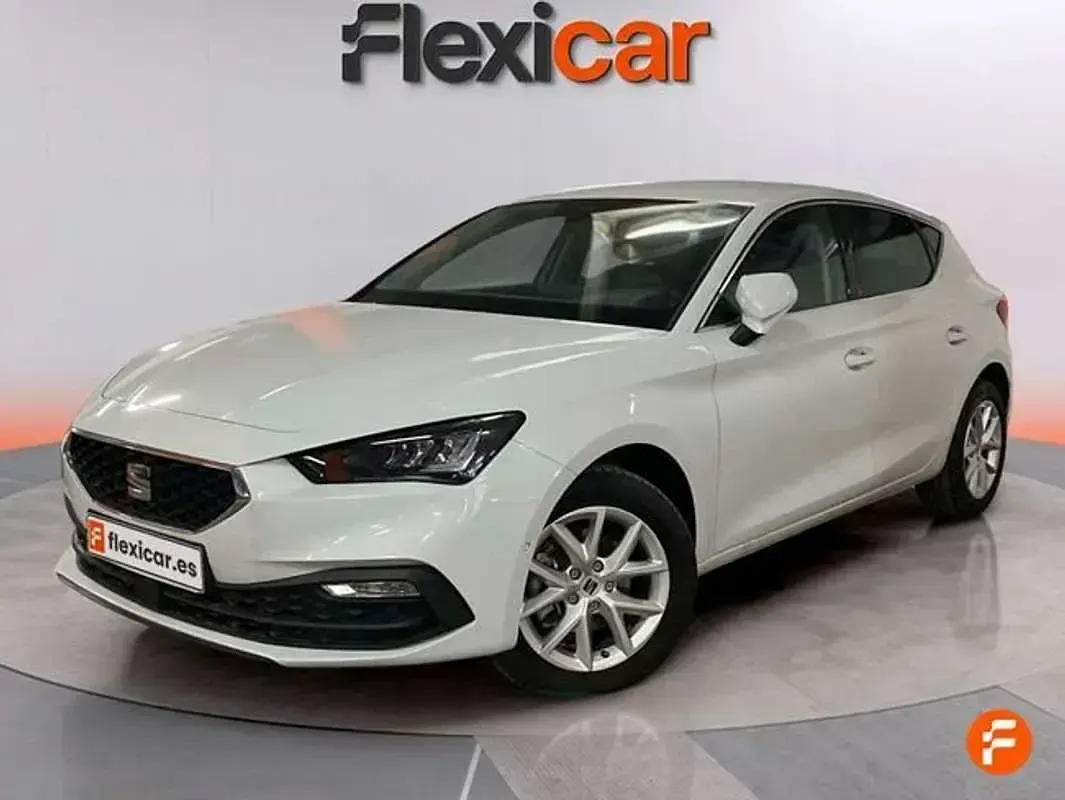 Używany Seat Leon Style 116 KM (85 kW) 2025 Biały Sedan/Limuzyna