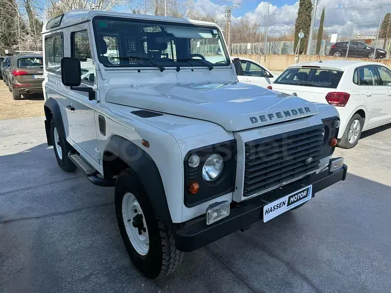 Usado Land Rover Defender 122 CV (89 kW) 2014 Blanco Familiar