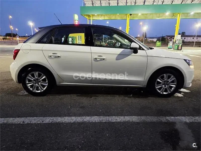 Usado Audi A1 Sportback Attraction 90 CV (66 kW) 2012 Blanco Utilitario