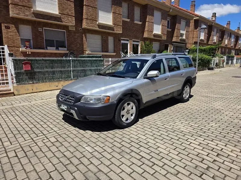 Usado Volvo XC70 Momentum 185 CV (136 kW) 2006 Gris / plata Familiar