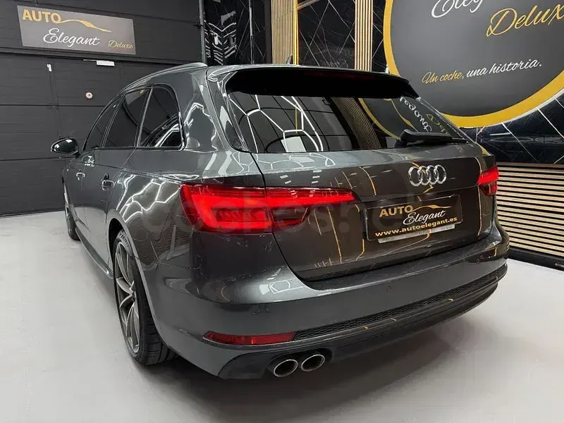 Usado Audi A4 S-Line 272 CV (200 kW) 2017 Gris / plata Familiar