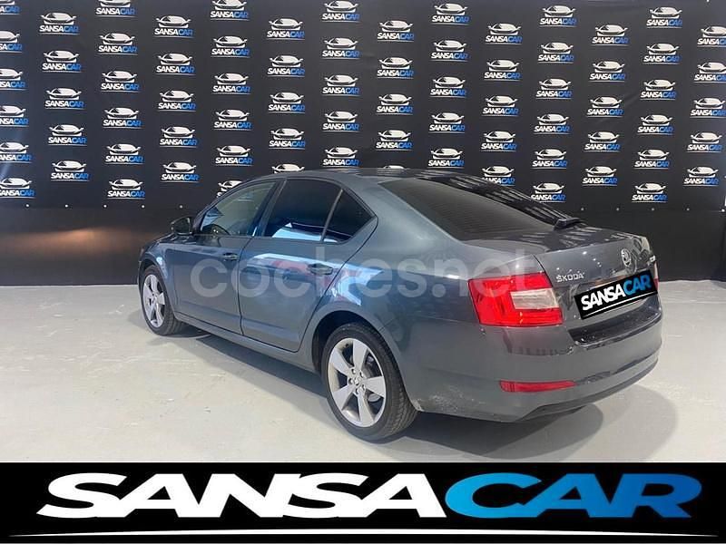 Usado Skoda Octavia Ambition 115 CV (84 kW) 2017 Gris / plata Berlina