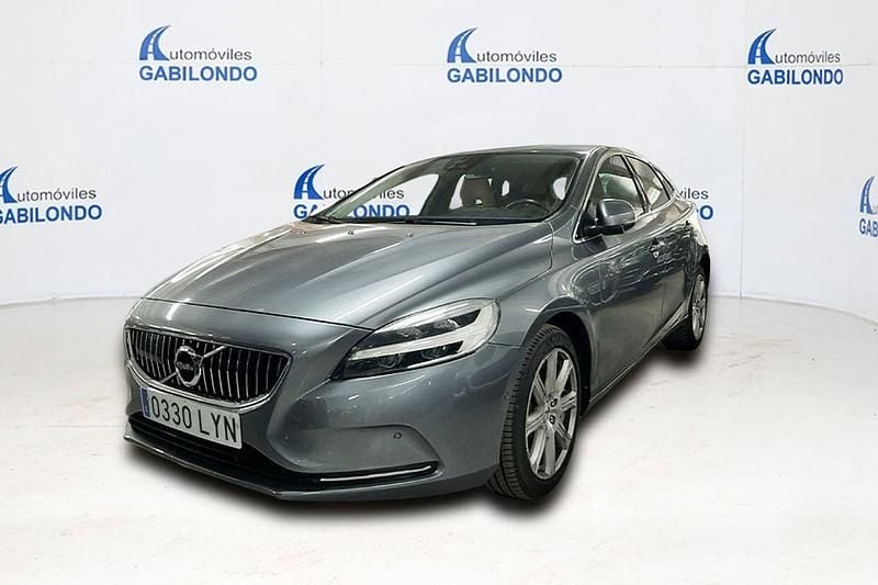 Gris Usado 2017 Volvo V40 Inscription Familiar | 15.900 € (Un poco caro) - Imagen 1/2