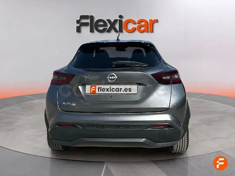 Usado Nissan Juke N-Connecta 114 CV (83 kW) 2024 Gris / plata SUV
