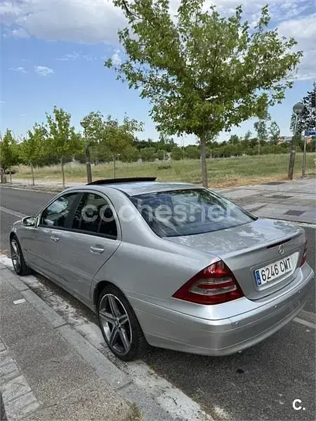 Usado Mercedes C180 Classic 143 CV (105 kW) 2003 Gris / plata Berlina