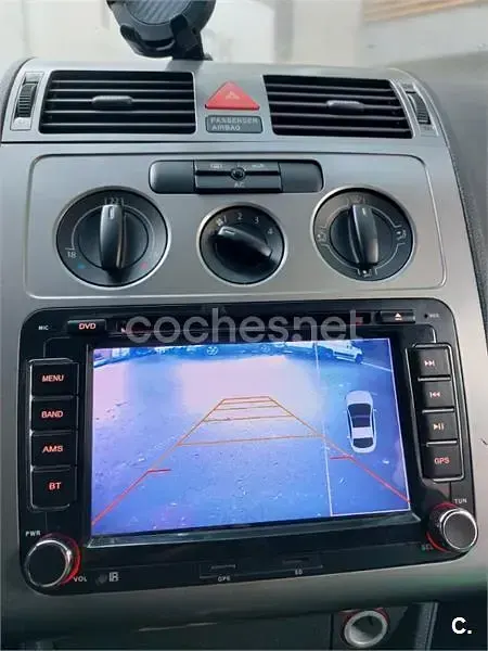 Usado VW Touran Advance 105 CV (77 kW) 2009 Gris / plata Monovolumen