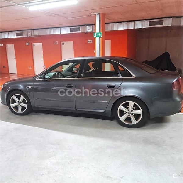 Usado Audi A4 Sport 140 CV (102 kW) 2007 Gris / plata Berlina