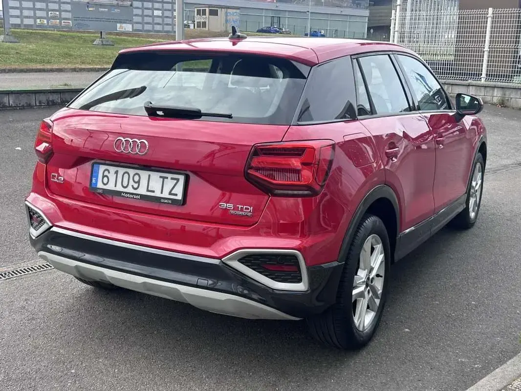 Usado Audi Q2 Advanced 150 CV (110 kW) 2021 Rojo SUV