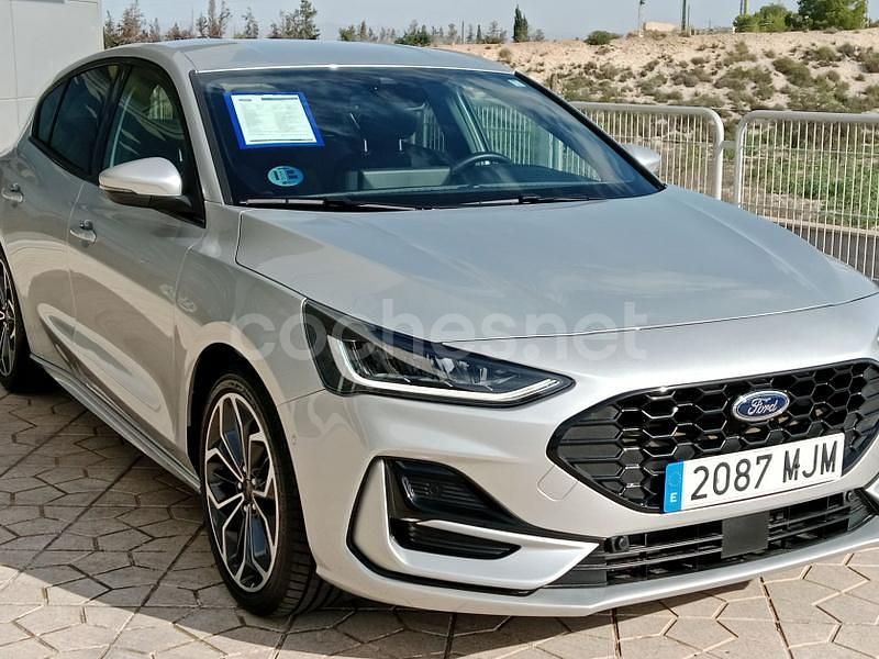 Usado Ford Focus ST-Line X 125 CV (91 kW) 2023 Gris / plata Berlina