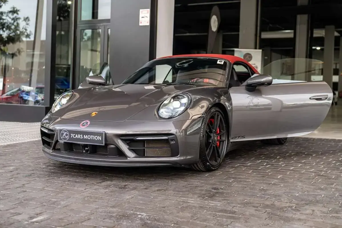 Usado Porsche 911 Carrera GTS 480 CV (353 kW) 2023 Gris Descapotable