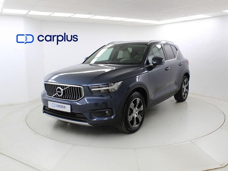 Negro (sólido) Usado 2020 Volvo XC40 Momentum SUV | 26.440 € (Precio justo) - Imagen 1/4