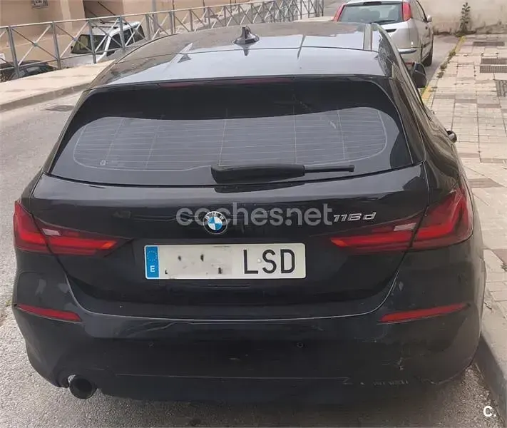 Usado BMW 116 116 CV (85 kW) 2021 Negro Utilitario