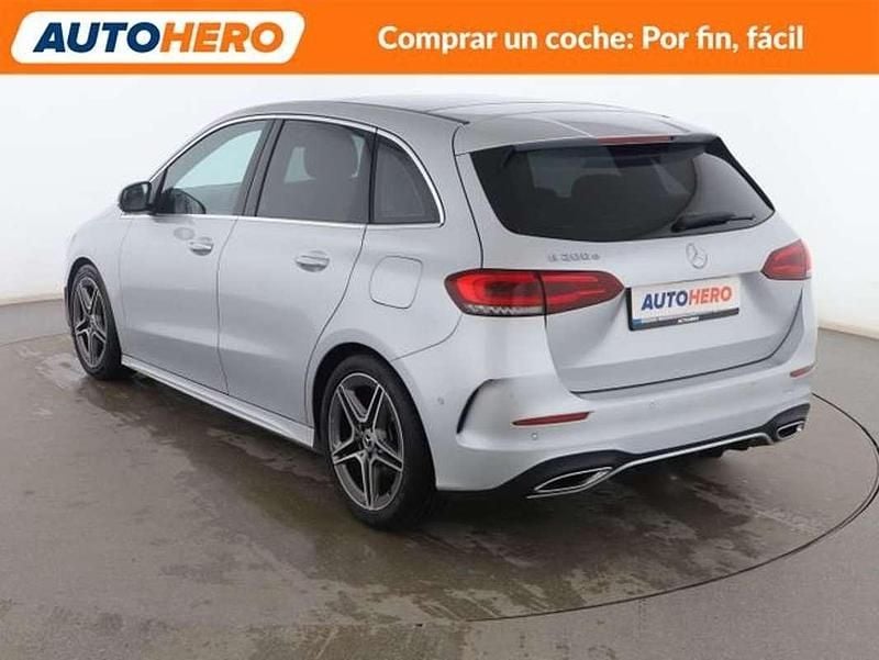 Usado Mercedes B200 AMG line 150 CV (110 kW) 2019 Gris Monovolumen