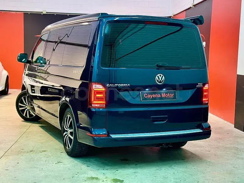 Usado VW California Beach 150 CV (110 kW) 2017 Azul Van