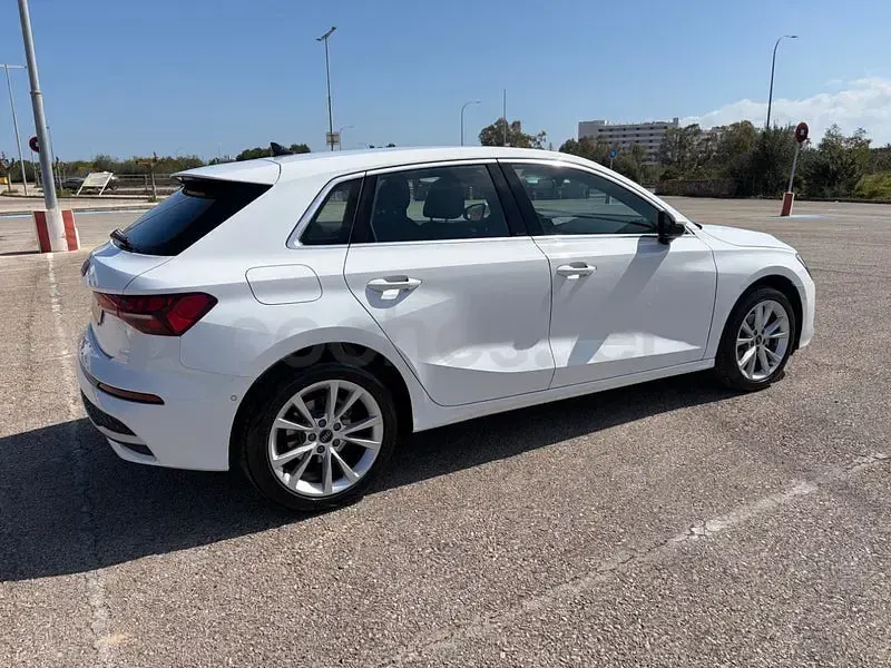 Usado Audi A3 Advanced Plus 116 CV (85 kW) 2024 Blanco Berlina
