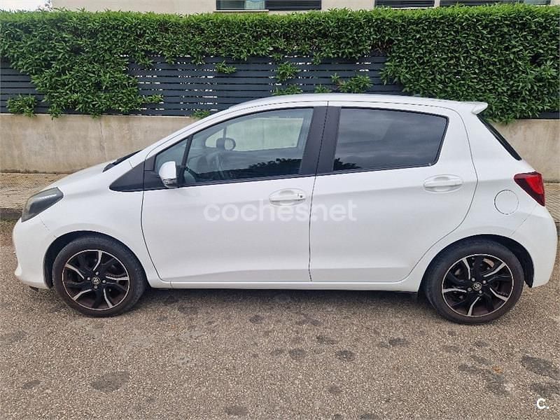 Usado Toyota Yaris Advance 99 CV (72 kW) 2016 Blanco Berlina
