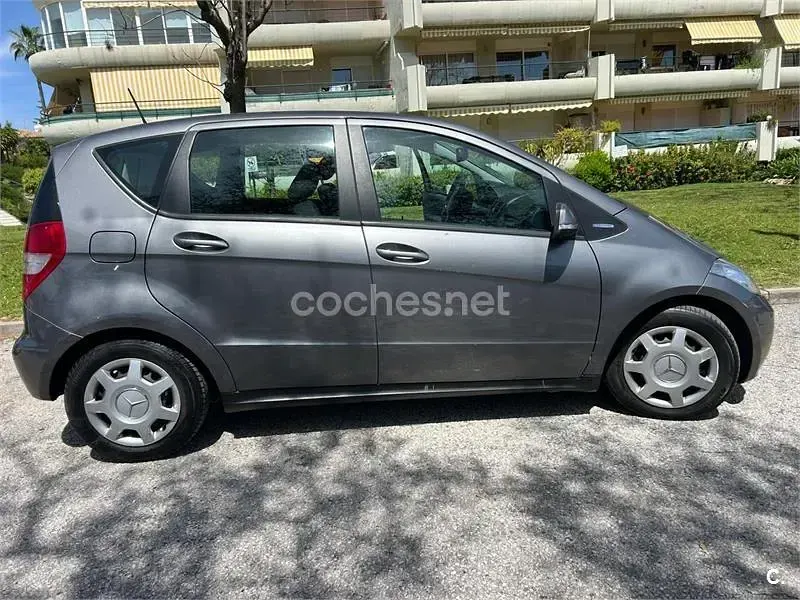 Usado Mercedes A160 Exclusive 82 CV (60 kW) 2011 Marrón Monovolumen