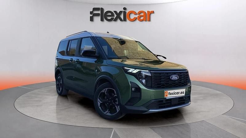 Usado Ford Tourneo Courier Active 125 CV (91 kW) 2025 Verde Monovolumen