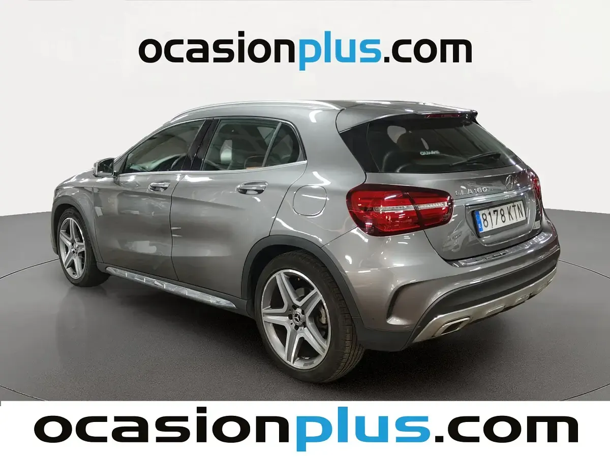 Usado Mercedes GLA180 AMG 122 CV (89 kW) 2019 Gris SUV