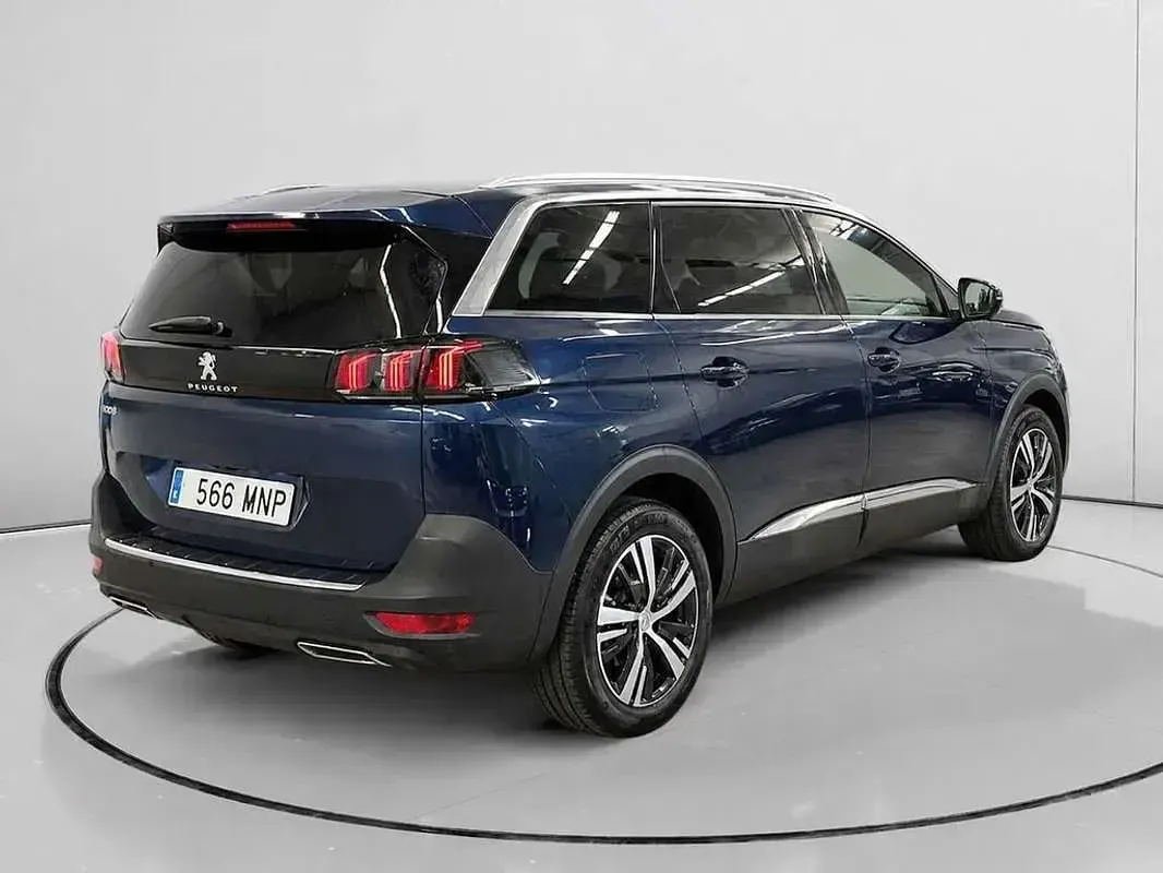 Usado Peugeot 5008 Allure 136 CV (100 kW) 2024 Azul SUV