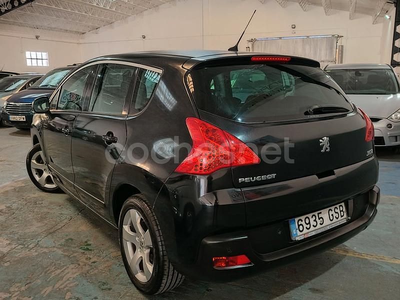 Usado Peugeot 3008 110 CV (80 kW) 2010 Negro Berlina