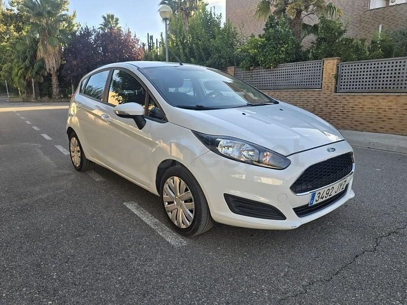 Usado Ford Fiesta Titanium 85 CV (62 kW) 2017 Blanco Berlina