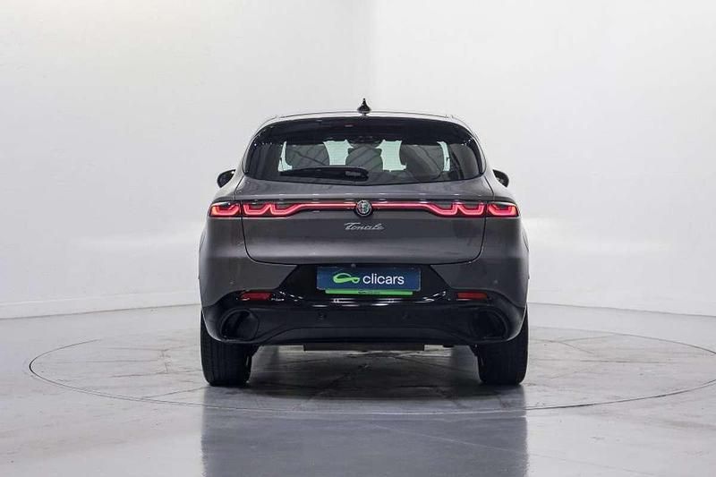 Usado Alfa Romeo Tonale Super 131 CV (96 kW) 2024 Gris SUV