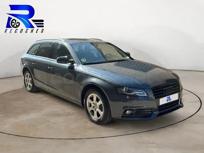 Usado Audi A4 143 CV (105 kW) 2010 Gris / plata Familiar