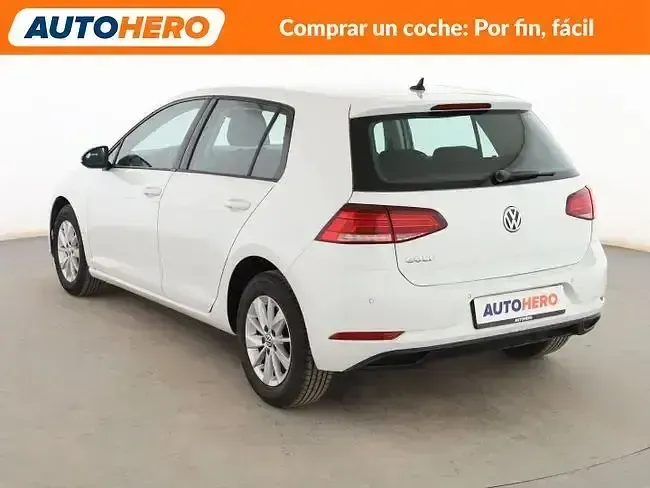 Usado VW Golf VII 116 CV (85 kW) 2019 Blanco Berlina
