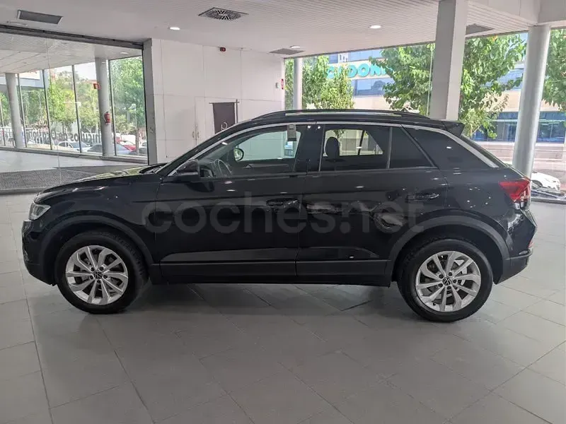 Usado VW T-Roc Life 115 CV (84 kW) 2023 Negro SUV