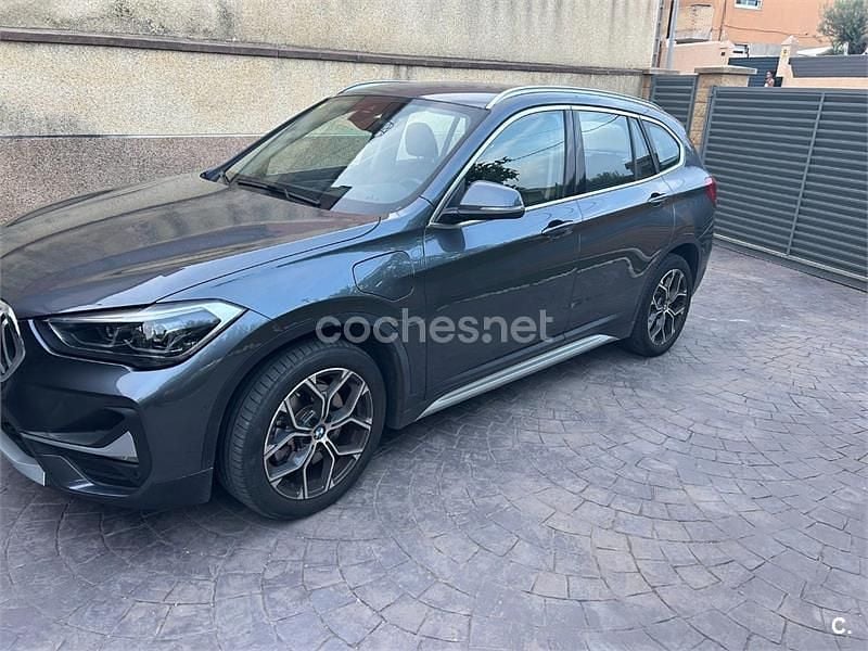 Usado BMW X1 Comfort Edition 220 CV (161 kW) 2020 Gris / plata SUV